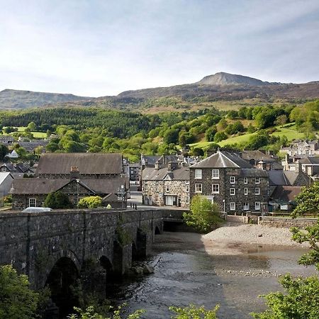 Cottage In The Heart Of Dolgellau Exterior photo