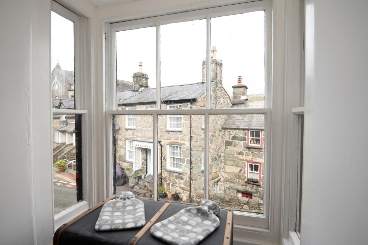 Cottage In The Heart Of Dolgellau Exterior photo